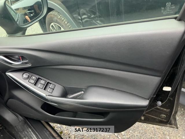 Mazda ATENZA 2017-08 8371826-11