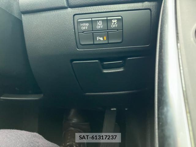 Mazda ATENZA 2017-08 8371826-14