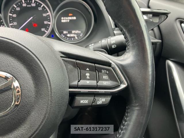 Mazda ATENZA 2017-08 8371826-17