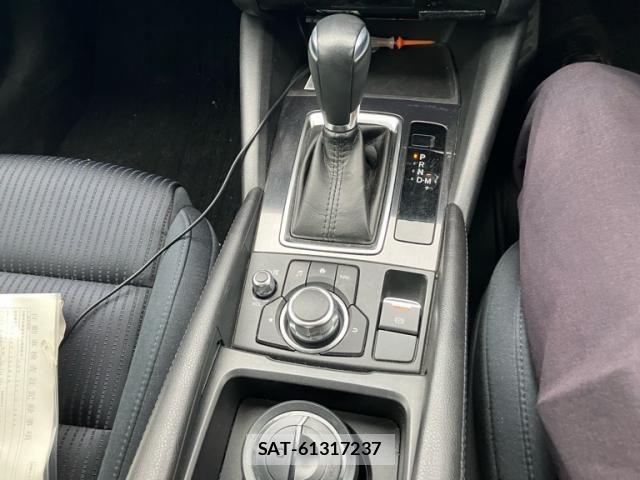 Mazda ATENZA 2017-08 8371826-19