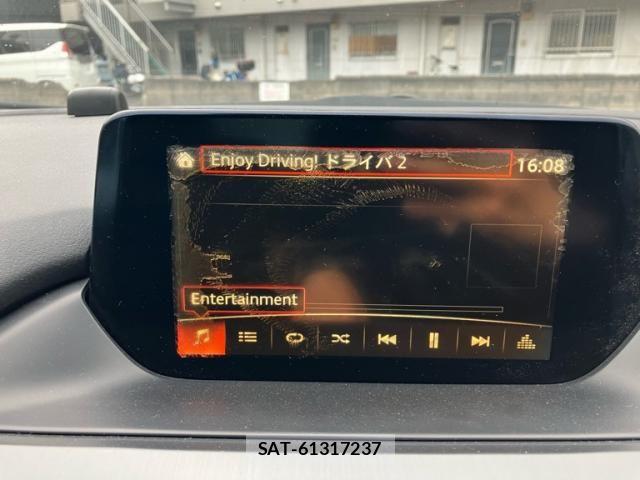Mazda ATENZA 2017-08 8371826-21