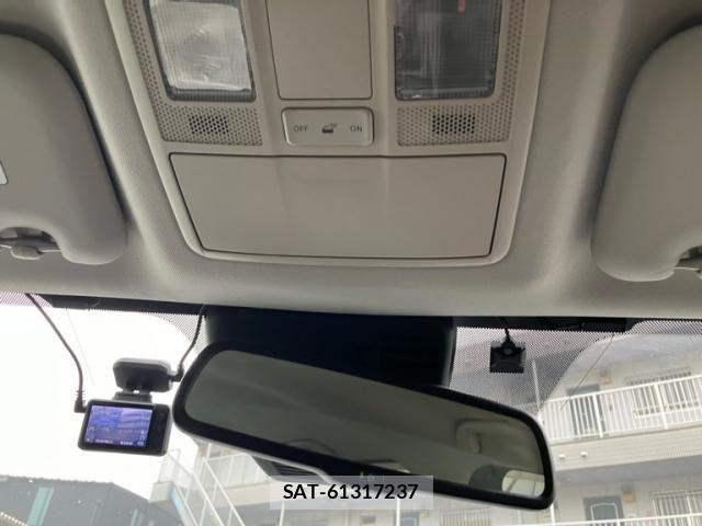 Mazda ATENZA 2017-08 8371826-23