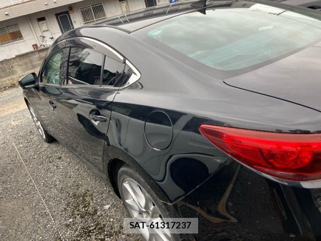 Mazda ATENZA 2017-08 8371826-7