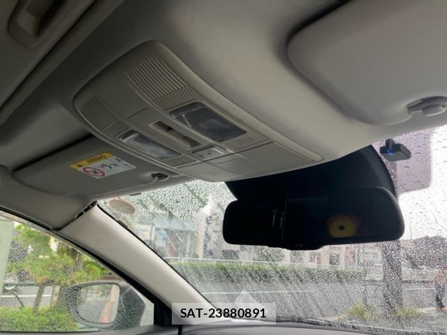 Mazda ATENZA 2014-07 8413417-18