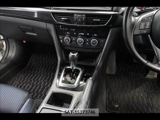 Mazda ATENZA 2013-01 8743611-11