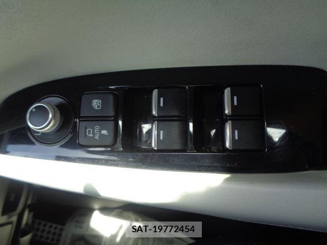 Mazda ATENZA 2019-03 8743608-29