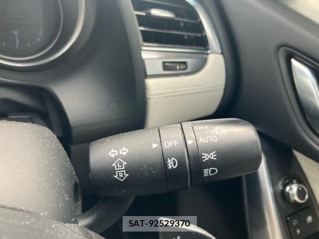 Mazda ATENZA 2016-01 8880625-12