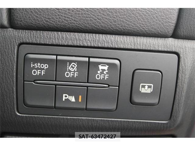 Mazda ATENZA 2017-03 8880627-4