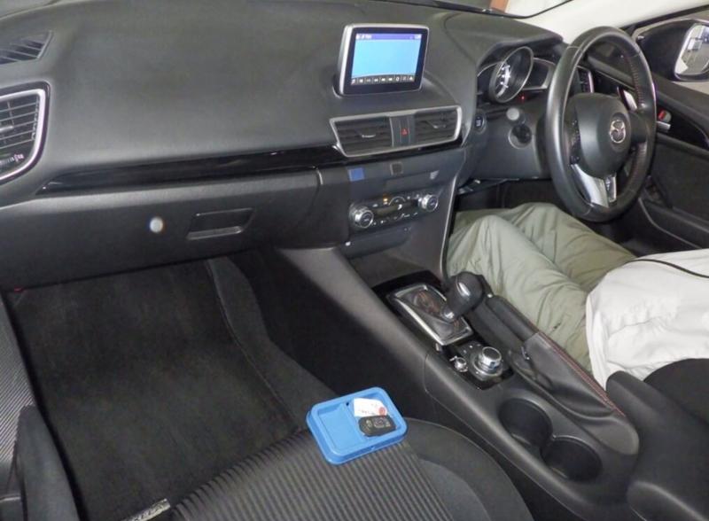 Mazda AXELA 2014-03 907214-2