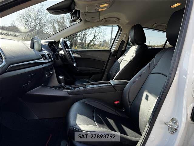 Mazda AXELA 2016-09 5871423-24