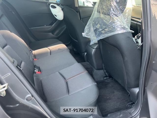 Mazda AXELA 2017-06 6908006-15