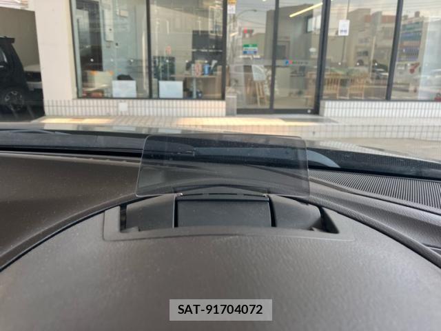 Mazda AXELA 2017-06 6908006-23