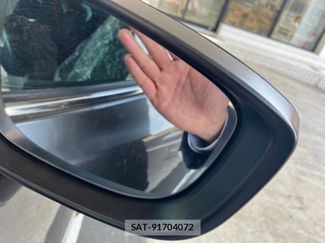 Mazda AXELA 2017-06 6908006-24