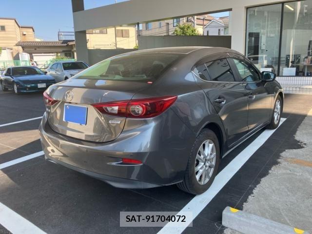 Mazda AXELA 2017-06 6908006-4