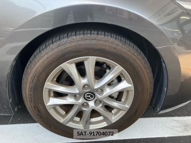 Mazda AXELA 2017-06 6908006-8