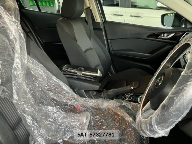 Mazda AXELA 2015-02 7057057-18