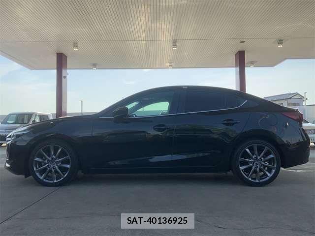 Mazda AXELA 2017-09 7221315-10