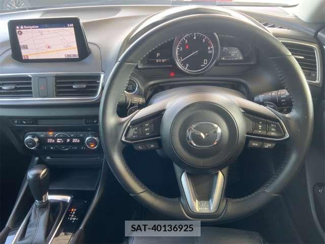 Mazda AXELA 2017-09 7221315-16
