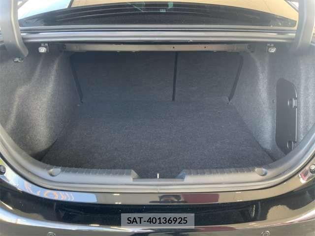 Mazda AXELA 2017-09 7221315-17