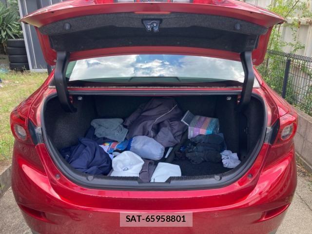 Mazda AXELA 2018-04 7328186-12