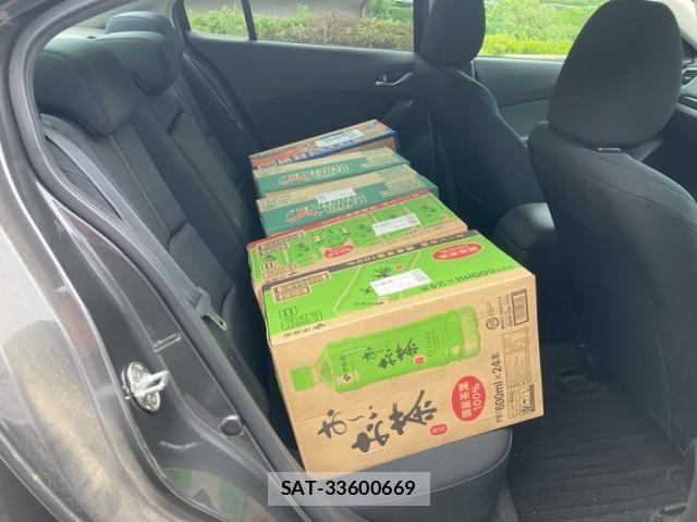 Mazda AXELA 2017-01 7358621-13
