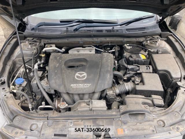 Mazda AXELA 2017-01 7358621-19