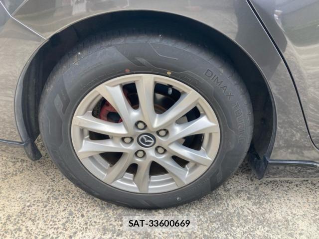 Mazda AXELA 2017-01 7358621-7