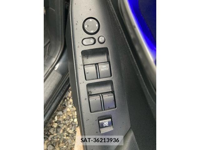 Mazda AXELA 2012-05 7358625-17
