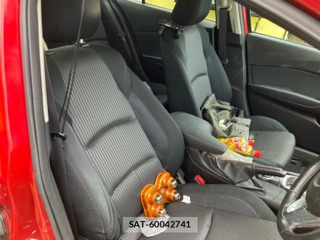 Mazda AXELA 2015-10 7562389-15