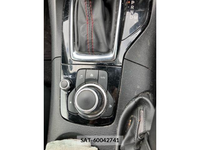 Mazda AXELA 2015-10 7562389-21