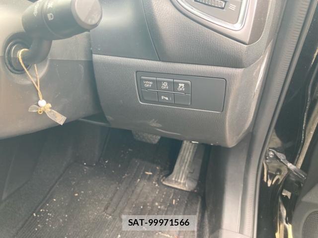 Mazda AXELA 2018-03 7562387-17