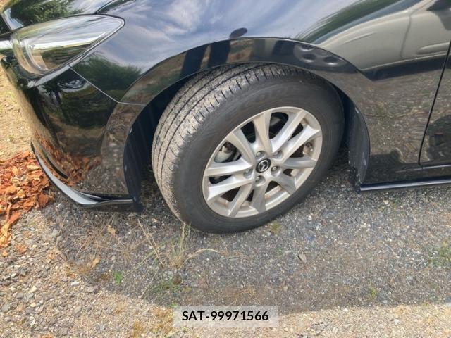 Mazda AXELA 2018-03 7562387-3