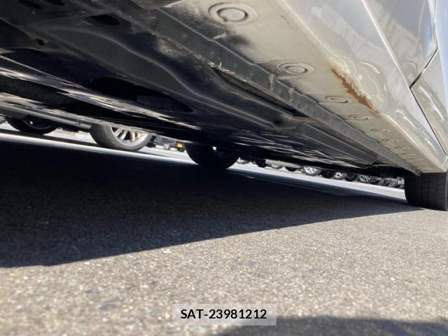 Mazda AXELA 2017-09 7617842-11