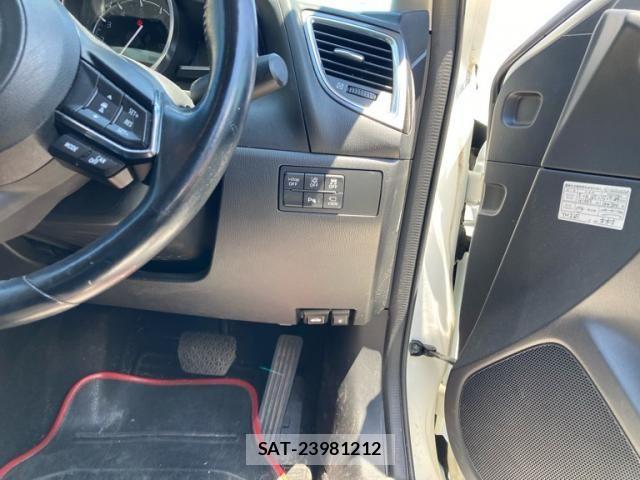 Mazda AXELA 2017-09 7617842-15