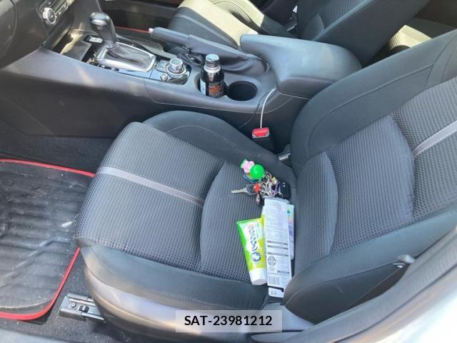 Mazda AXELA 2017-09 7617842-21