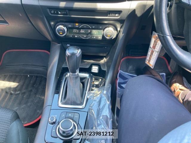 Mazda AXELA 2017-09 7617842-22