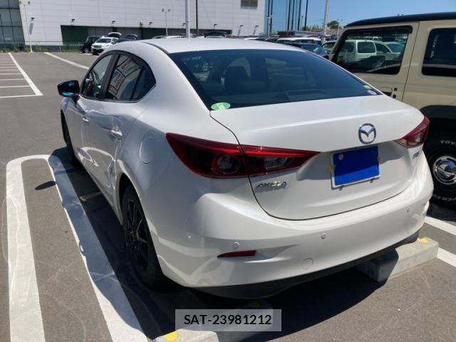 Mazda AXELA 2017-09 7617842-5