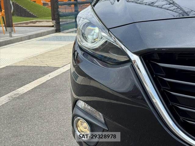 Mazda AXELA 2014-03 7617841-26