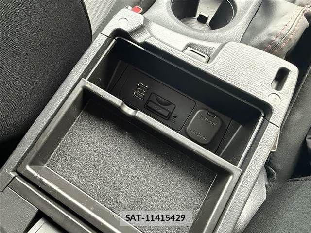 Mazda AXELA 2016-02 7786734-26