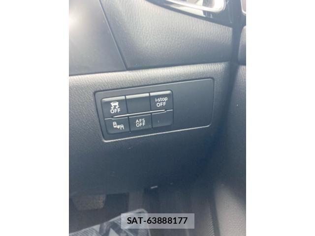 Mazda AXELA 2016-03 7877548-17
