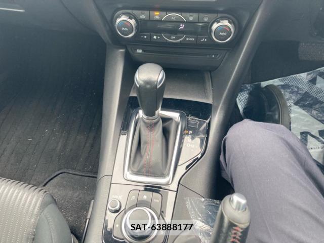 Mazda AXELA 2016-03 7877548-18