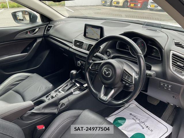 Mazda AXELA 2017-10 7877547-14
