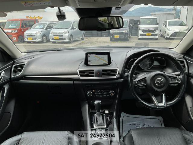 Mazda AXELA 2017-10 7877547-17
