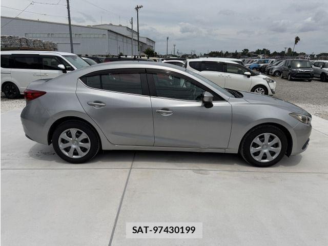 Mazda AXELA 2014-06 8245811-7