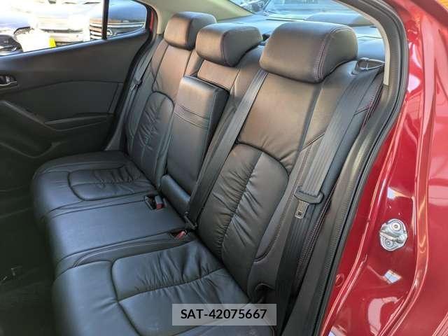 Mazda AXELA 2015-01 8354893-10