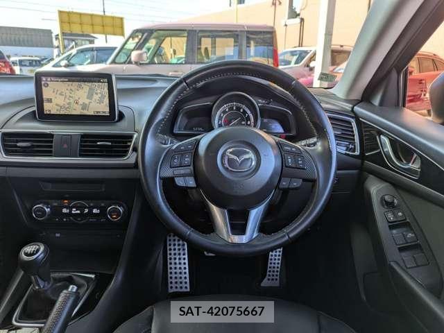 Mazda AXELA 2015-01 8354893-13