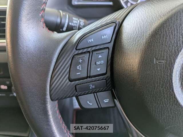 Mazda AXELA 2015-01 8354893-14