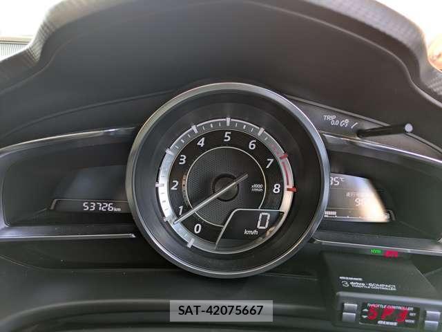 Mazda AXELA 2015-01 8354893-16
