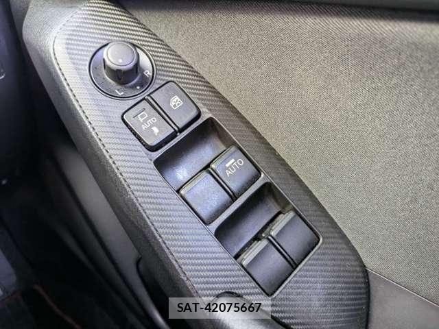 Mazda AXELA 2015-01 8354893-28
