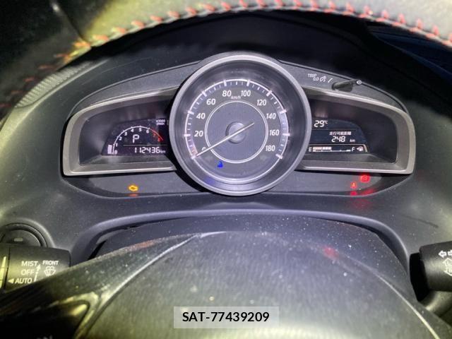 Mazda AXELA 2013-11 8366839-17